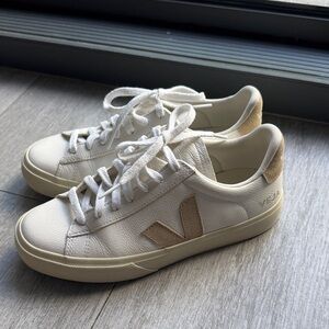 Veja CAMPO LEATHER WHITE NATURAL
 Sneakers Running Shoes US 6 EUR 37